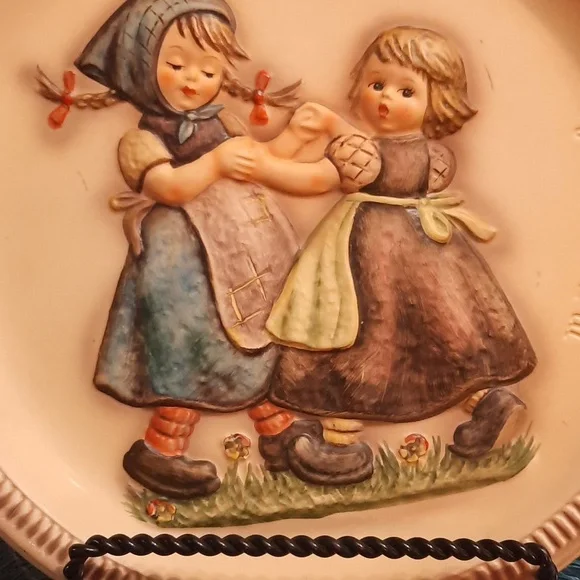 Vintage 1980 M.J. Hummel Plate - Picture 4 of 4